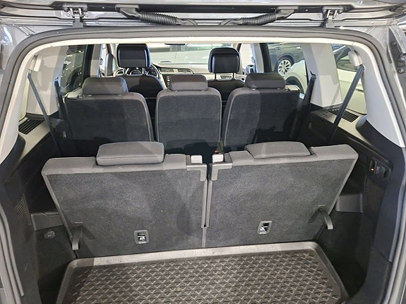 Volkswagen Touran 8 of 15