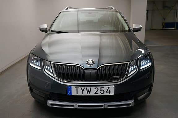 Skoda Octavia Scout 14 of 15