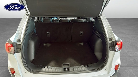Ford Kuga 10 of 12