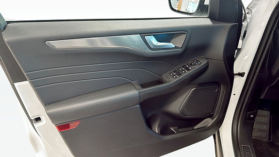 Ford Kuga 11 of 12