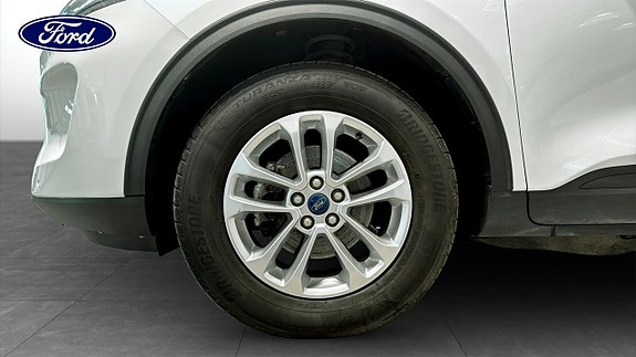 Ford Kuga 9 of 12