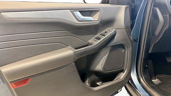 Ford Kuga 11 of 14
