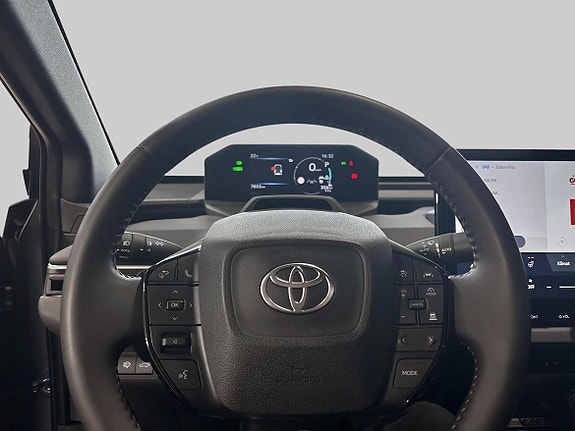 Toyota bZ4X 15 of 19