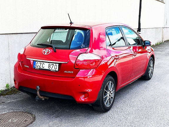 Toyota Auris 4 of 5