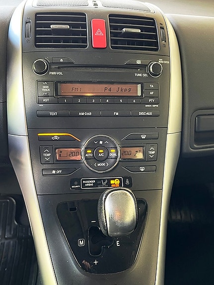 Toyota Auris 13 of 16