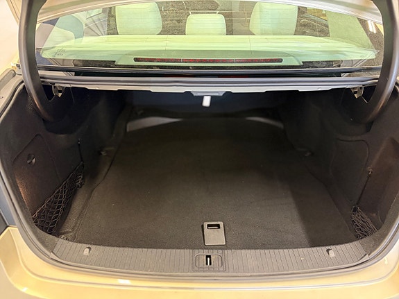 Mercedes-Benz E250 10 of 10