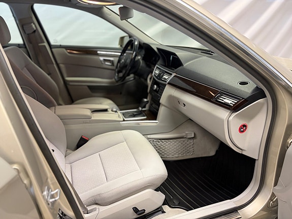 Mercedes-Benz E250 7 of 10