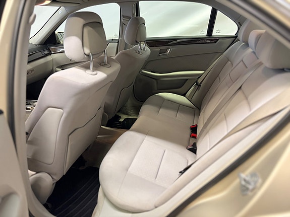 Mercedes-Benz E250 6 of 10