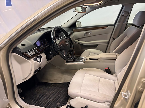 Mercedes-Benz E250 5 of 5