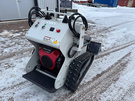 Minilastare XP-480T inkl. skopa, Honda motor (23hp) 4 of 11