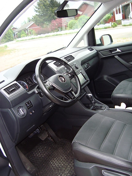 Volkswagen Caddy Maxi 3 of 5