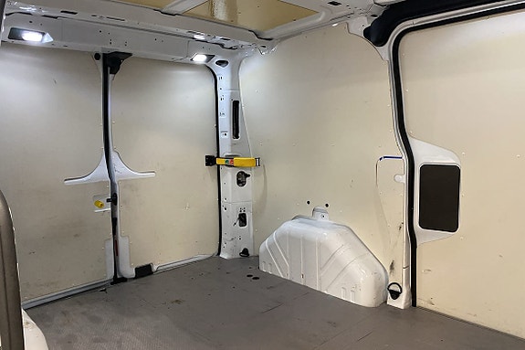 Ford Transit Custom 10 of 12