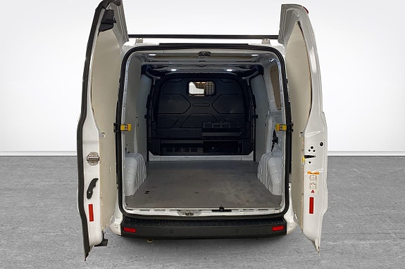 Ford Transit Custom 8 of 12