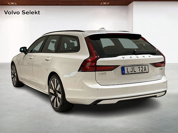 Volvo V90 2 of 16
