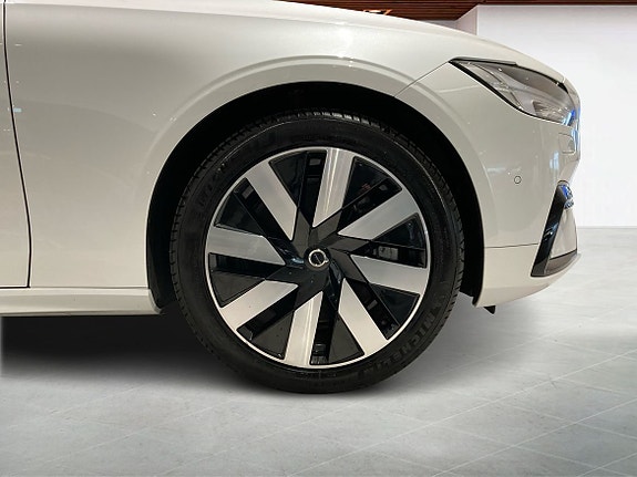 Volvo V90 9 of 16