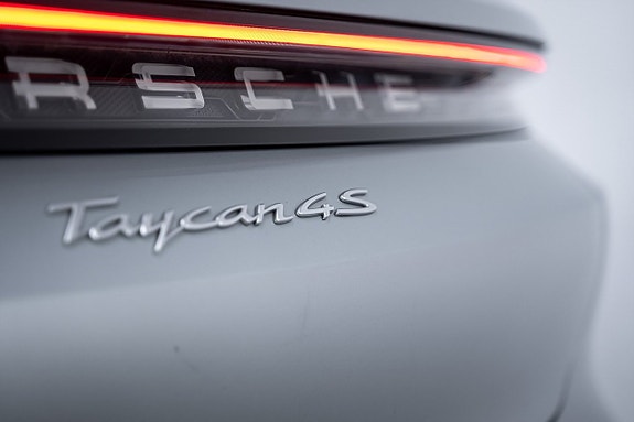Porsche Taycan 4S 13 of 27