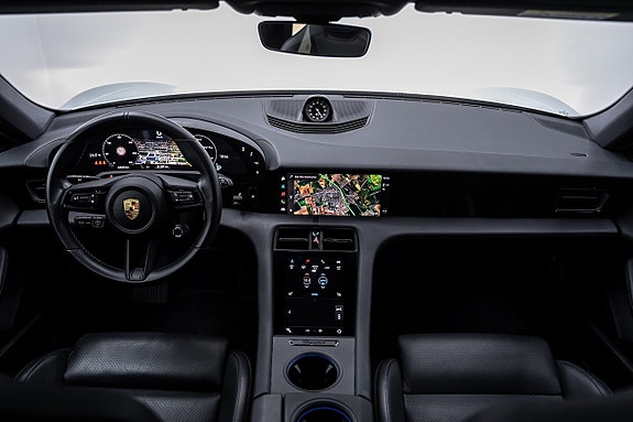 Porsche Taycan 4S 25 of 27