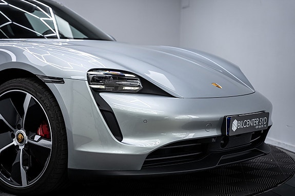Porsche Taycan 4S 6 of 27