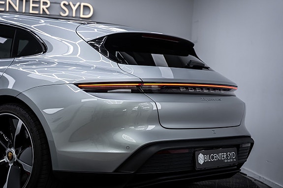 Porsche Taycan 4S 12 of 27