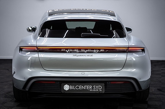 Porsche Taycan 4S 10 of 27