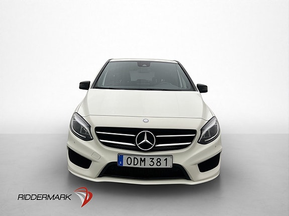 Mercedes-Benz B250 2 of 5