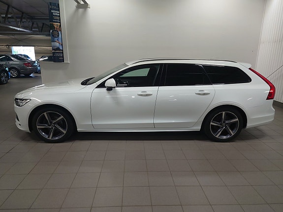 Volvo V90 3 of 5