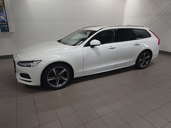 Volvo V90 2 of 5