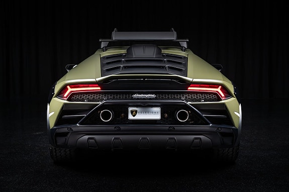 Lamborghini Huracan 14 of 25