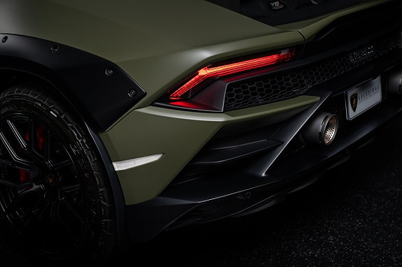 Lamborghini Huracan 10 of 25