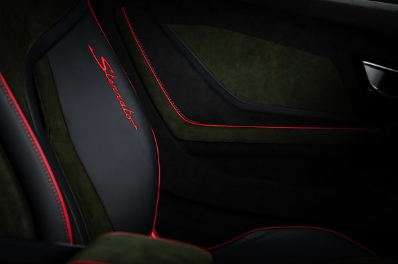 Lamborghini Huracan 19 of 25