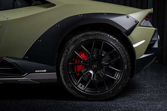 Lamborghini Huracan 9 of 25