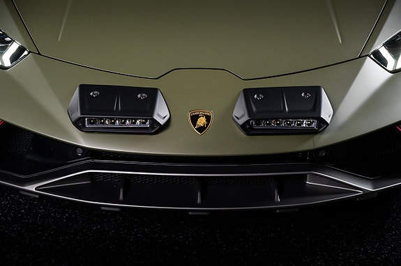 Lamborghini Huracan 5 of 5