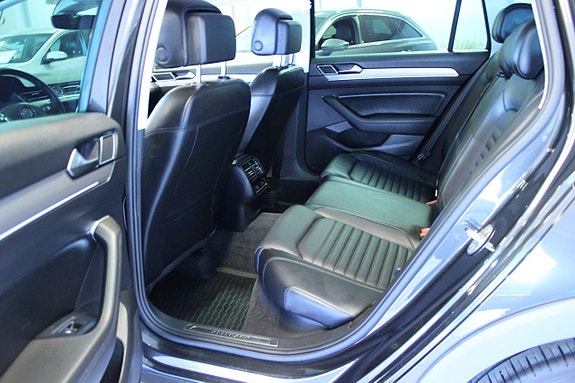Volkswagen Passat Alltrack 9 of 13