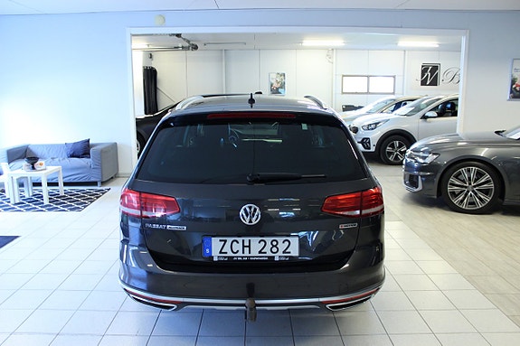Volkswagen Passat Alltrack 5 of 5