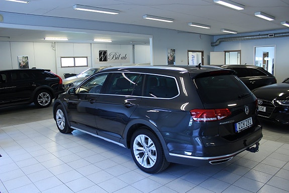 Volkswagen Passat Alltrack 4 of 5