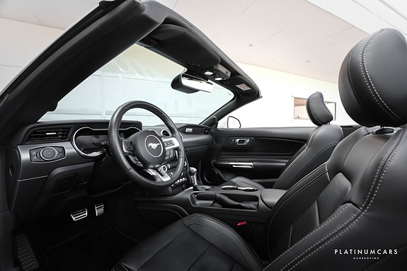 Ford Mustang 5 of 18