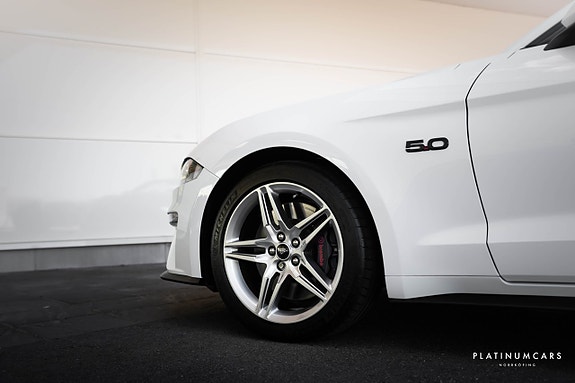 Ford Mustang 18 of 18