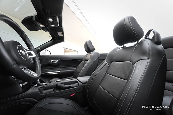 Ford Mustang 8 of 18