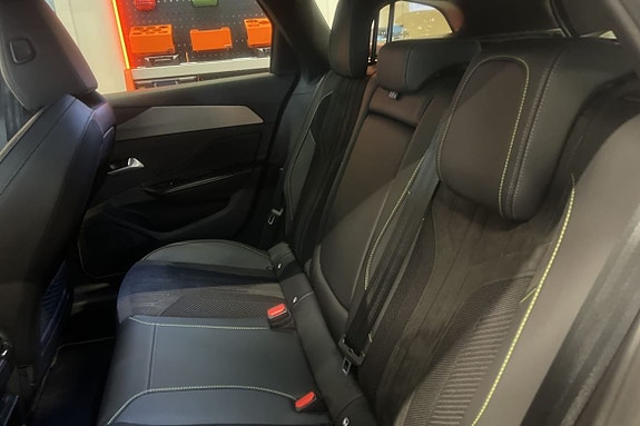 Peugeot 308 SW 7 of 17