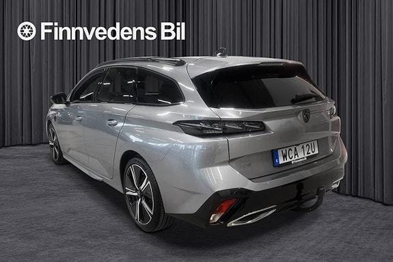 Peugeot 308 SW 4 of 5