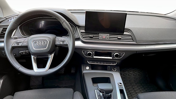 Audi Q5 2 of 5