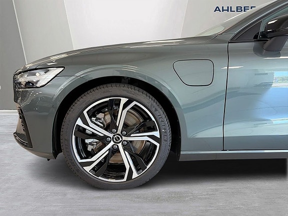 Volvo V60 8 of 27