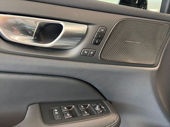 Volvo V60 11 of 27