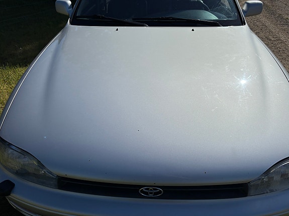 Toyota Camry 3 of 5