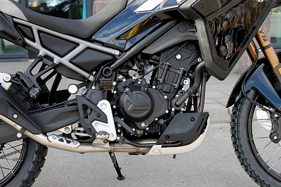 CFMOTO 450MT | 2 CYL PARALLELL TWIN | ADVENTURE 14 of 17