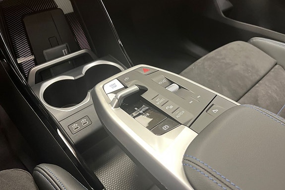 BMW iX1 15 of 15