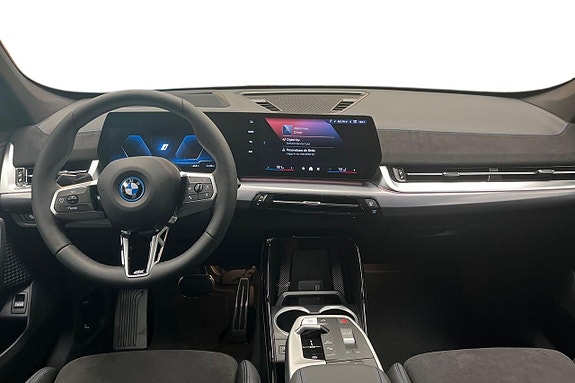 BMW iX1 12 of 15