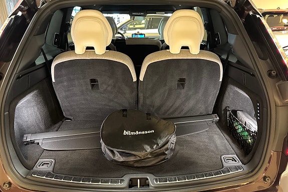 Volvo EX90 13 of 16