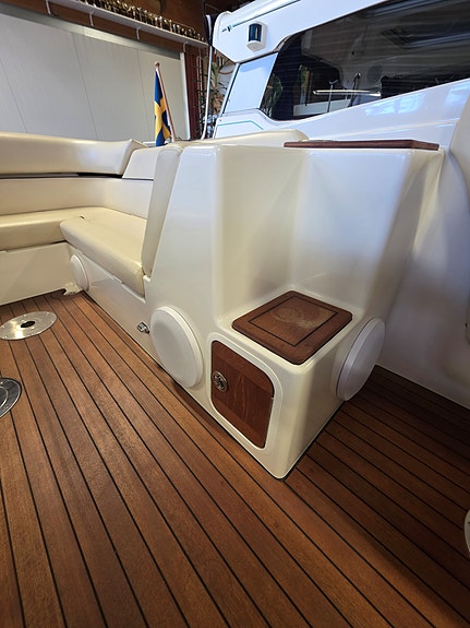 Chris Craft Corsier 28 5 of 9