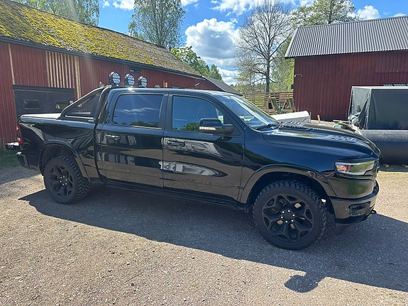 RAM 1500 3 of 5